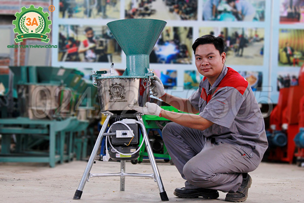 Máy chế biến thức ăn chăn nuôi