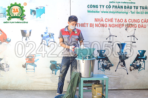 máy băm cỏ đa năng